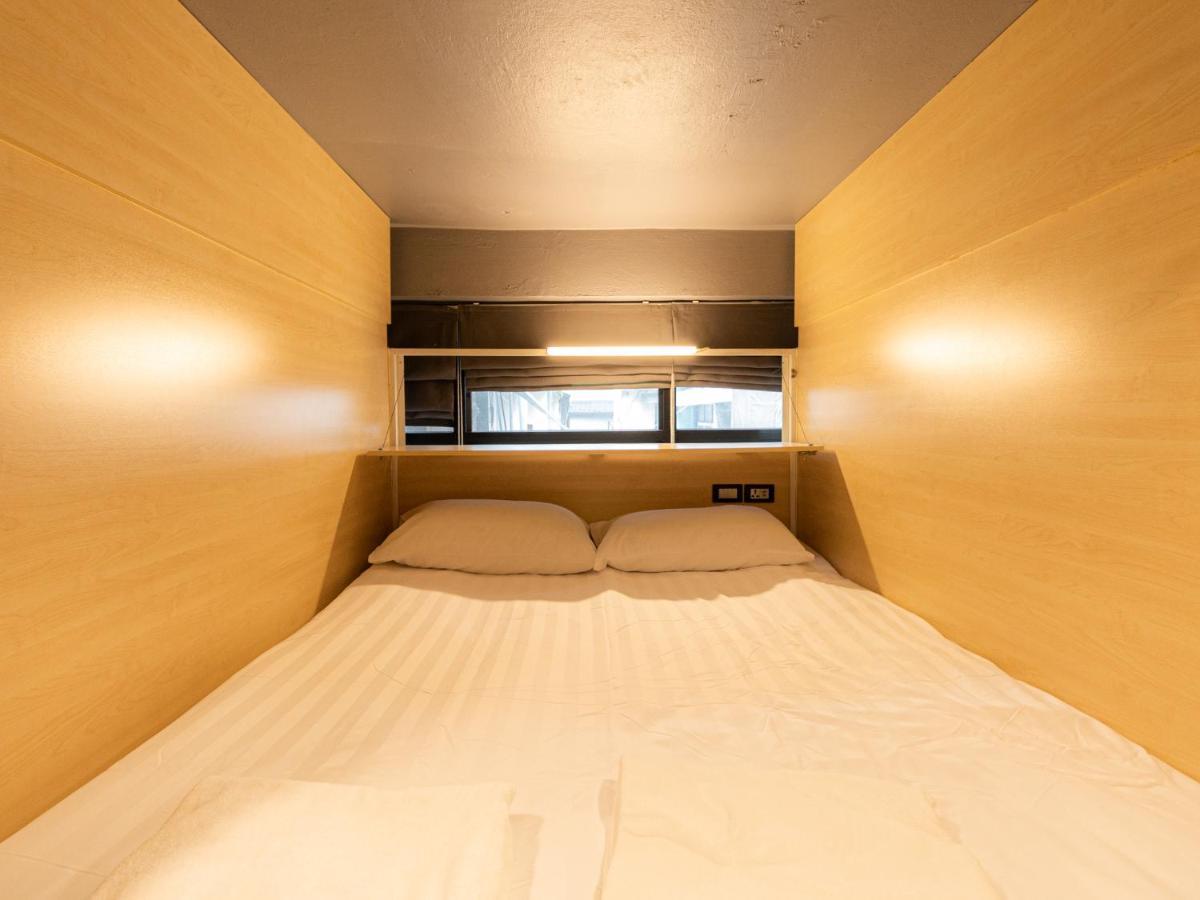 Khao San Social Capsule Hostel 曼谷 外观 照片