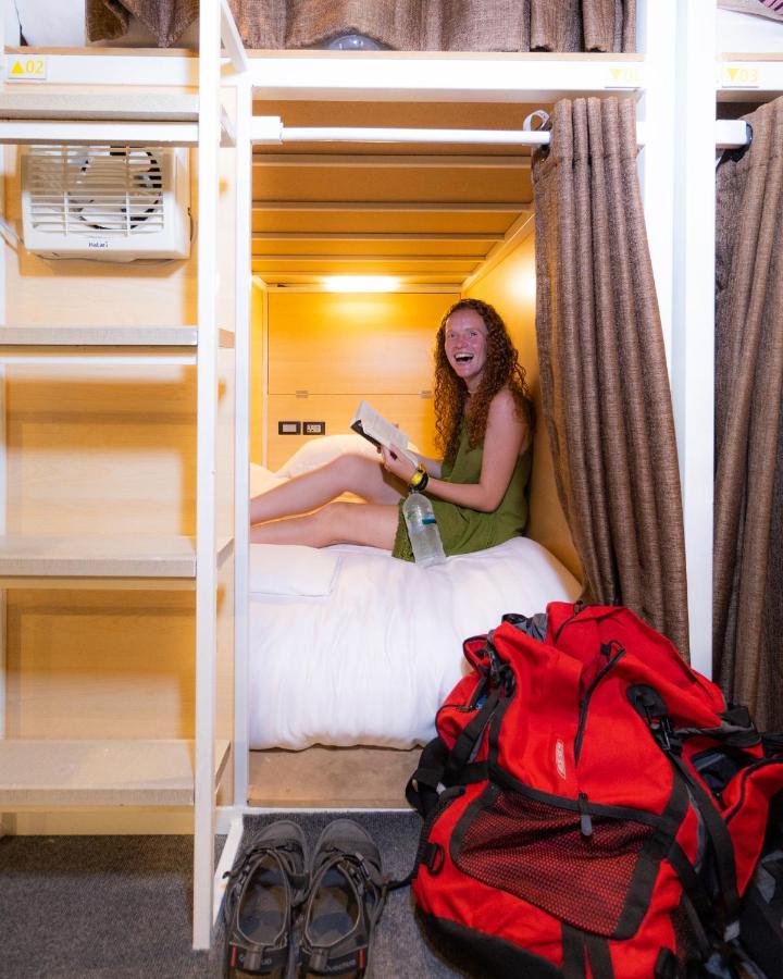 Khao San Social Capsule Hostel 曼谷 外观 照片