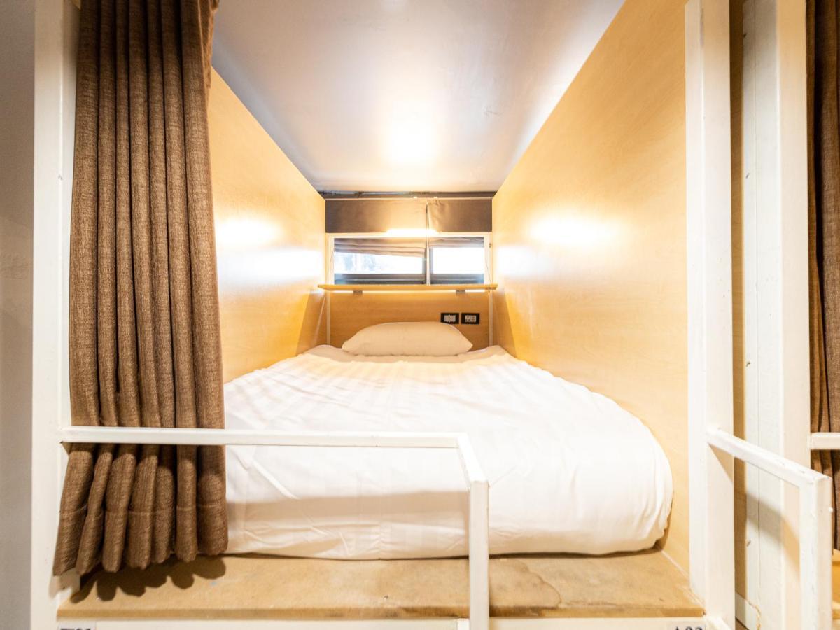 Khao San Social Capsule Hostel 曼谷 外观 照片
