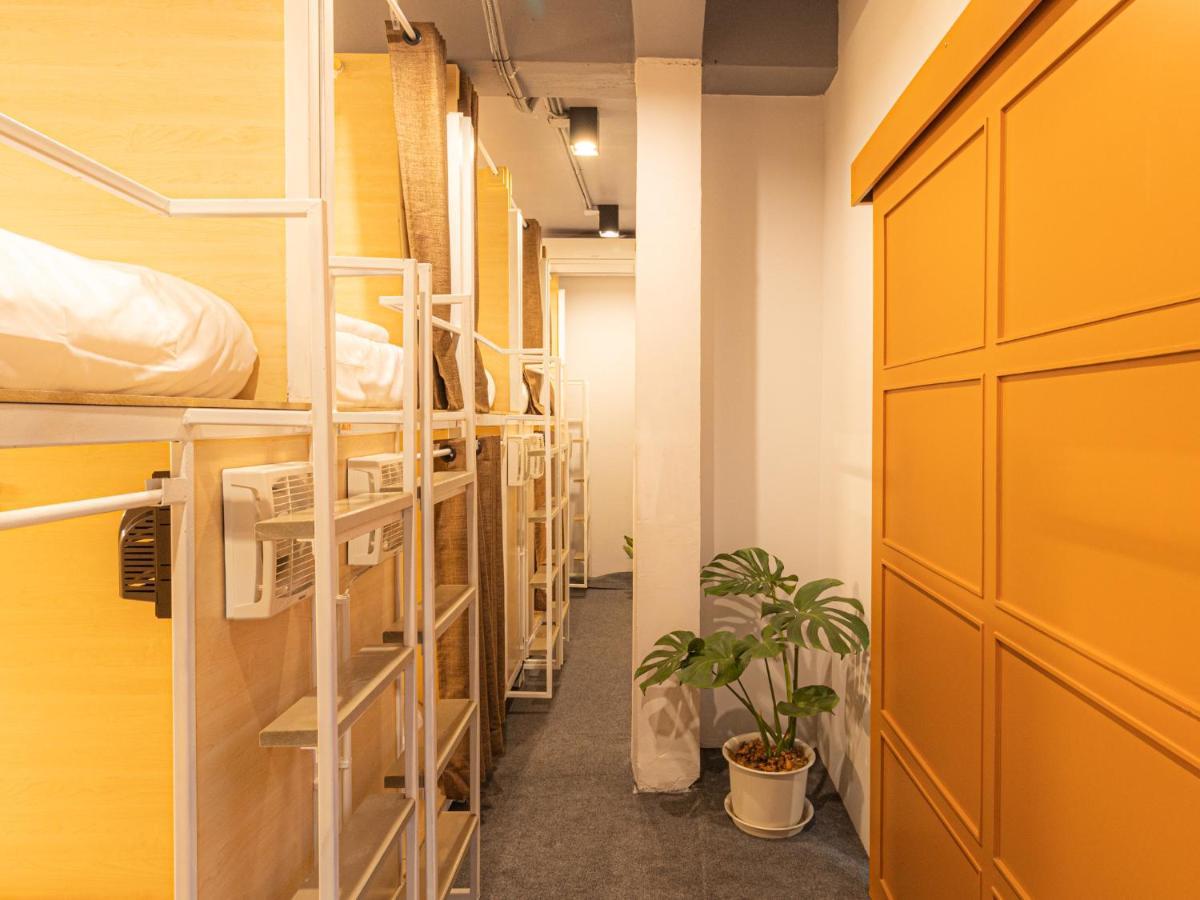 Khao San Social Capsule Hostel 曼谷 外观 照片