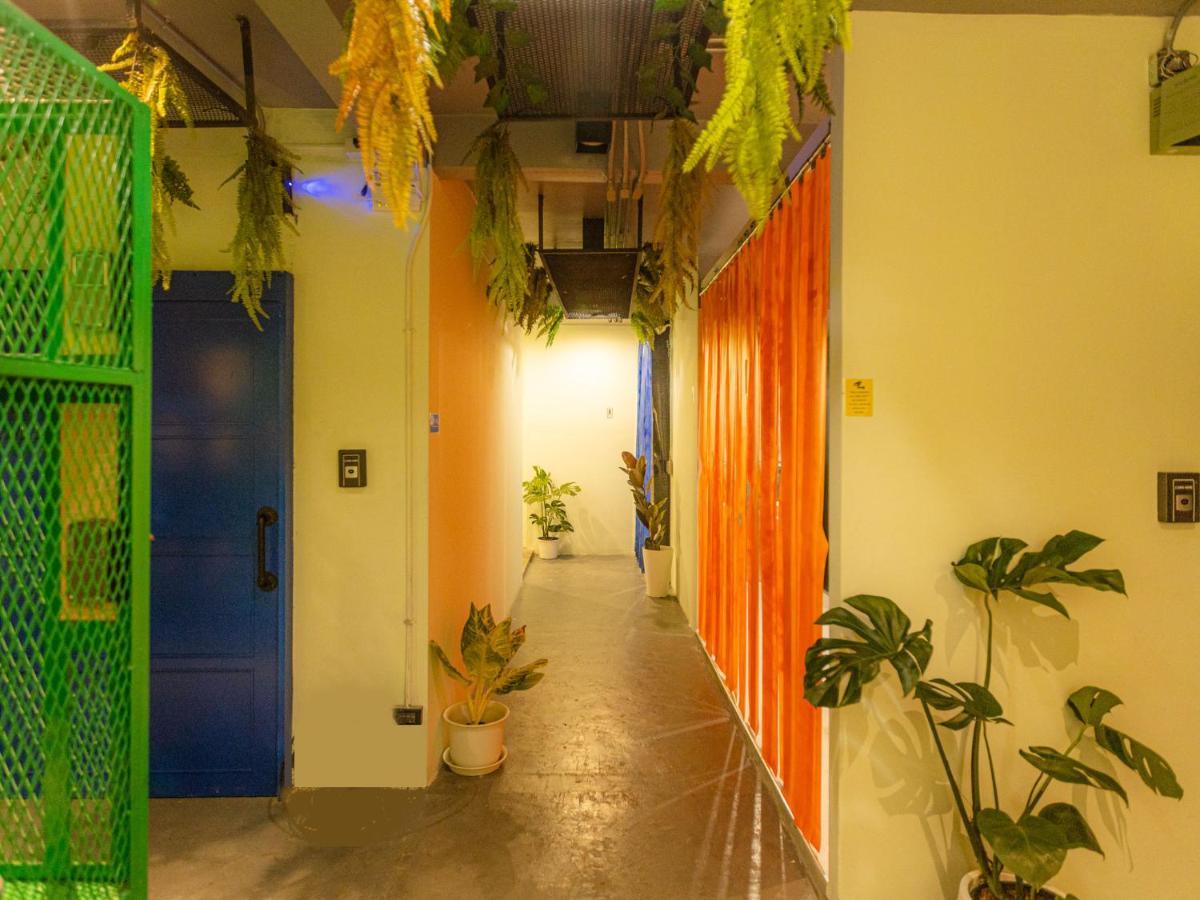 Khao San Social Capsule Hostel 曼谷 外观 照片