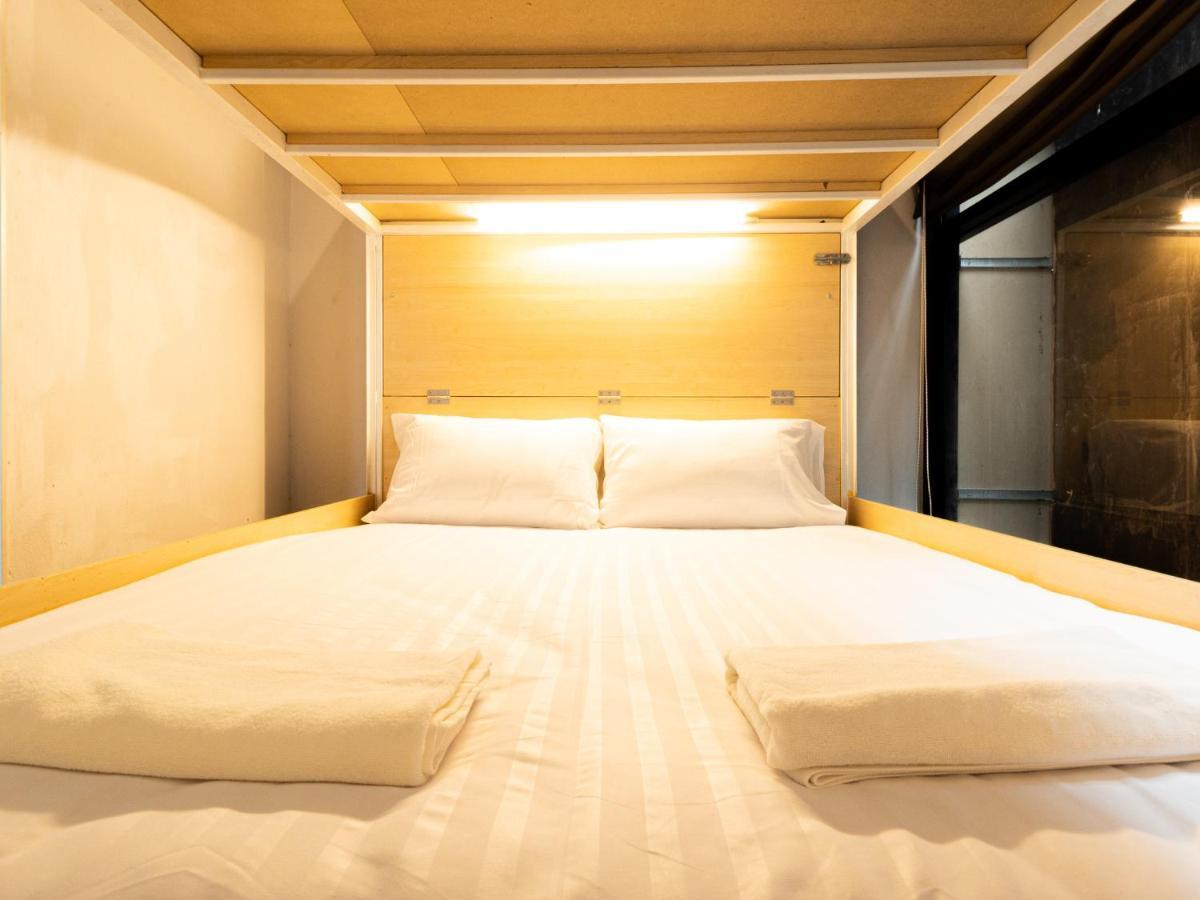 Khao San Social Capsule Hostel 曼谷 外观 照片
