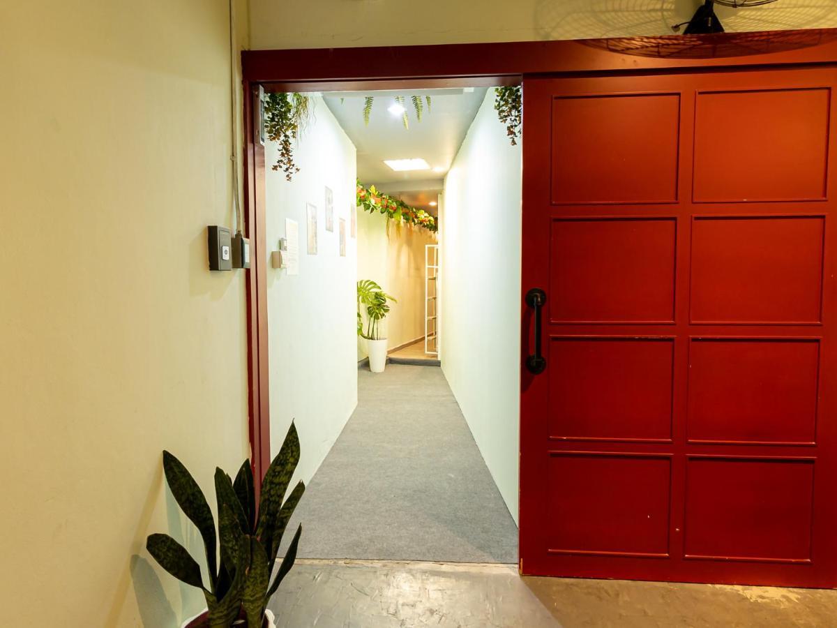 Khao San Social Capsule Hostel 曼谷 外观 照片